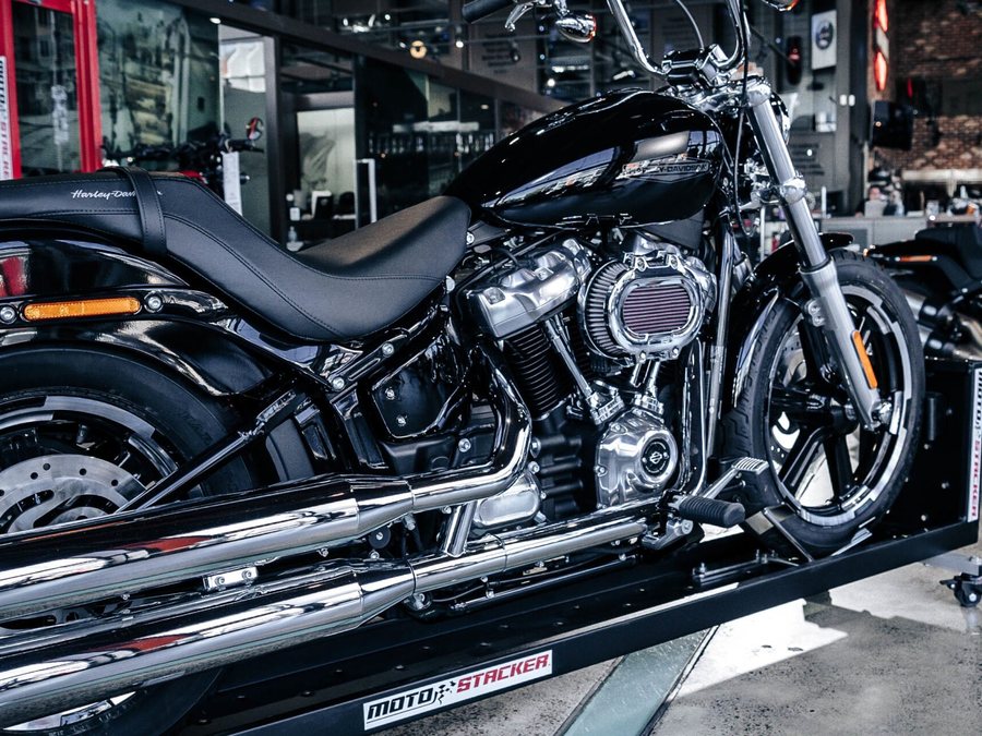 Moto Stacker XL Docker